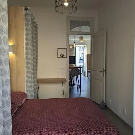 3 Pieces Garibaldi- Port De Apartment