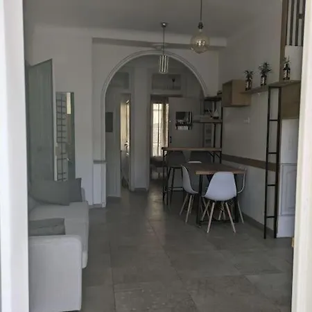 3 Pieces Garibaldi- Port De Apartment *